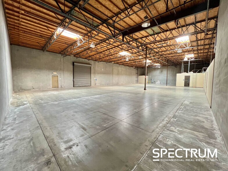 26465 Summit Cir, Santa Clarita, CA à louer - Photo intérieure – Image 2 sur 22
