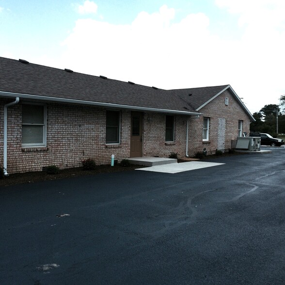 919 E Grace St, Rensselaer, IN à louer - Photo de l’immeuble – Image 3 sur 5