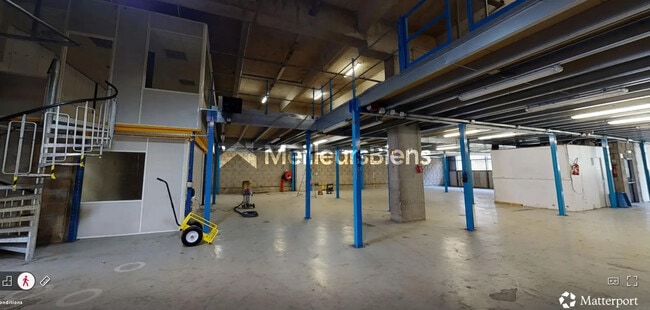 Plus de détails pour Local d’activités à vendre