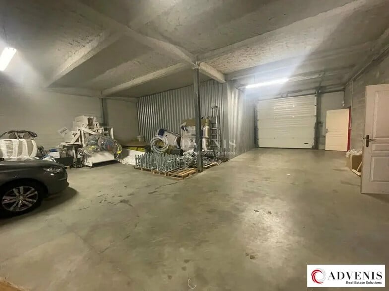 Local d’activités dans Artigues-près-Bordeaux à louer - Photo intérieure – Image 2 sur 8