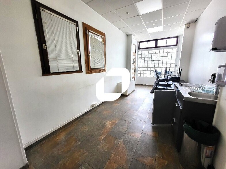 Bureau dans Arcueil à vendre - Photo de l’immeuble – Image 3 sur 9