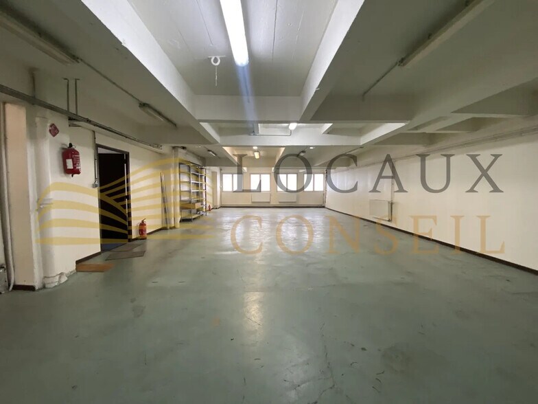 Local d’activités dans Argenteuil à louer - Photo de l’immeuble – Image 1 sur 15