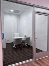 2135-2141 Bellflower Blvd, Long Beach, CA à louer Photo intérieure– Image 1 sur 15