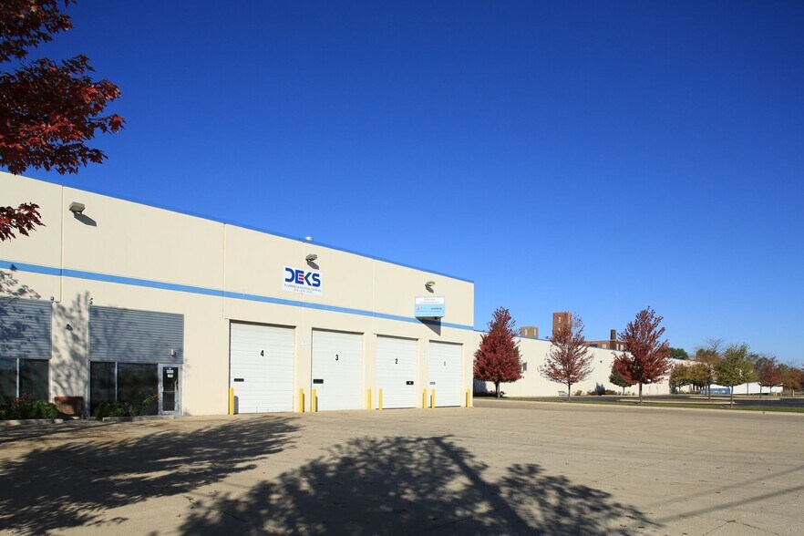 2700 W Roosevelt Rd, Chicago, IL à louer - Photo de l’immeuble – Image 2 sur 13