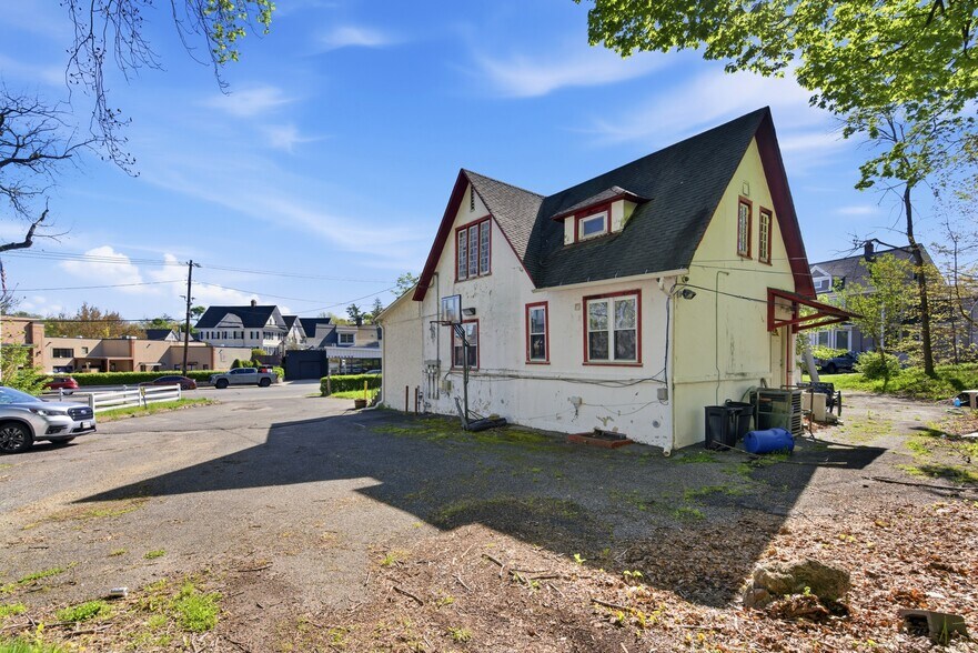 431 New York Ave, Huntington, NY à vendre - Photo de l’immeuble – Image 2 sur 7