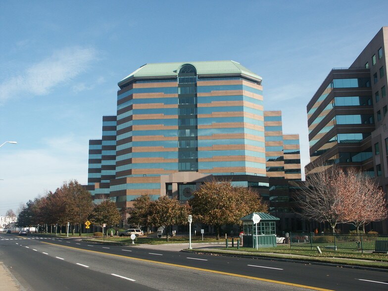 555 Long Wharf Dr, New Haven, CT à louer - Photo de l’immeuble – Image 2 sur 31