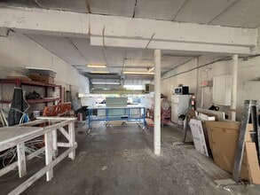 7153 Southern Blvd, West Palm Beach, FL à louer Photo de l’immeuble– Image 2 sur 6