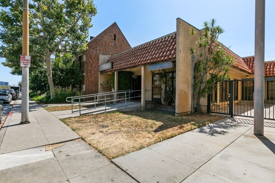 1217 S Central Ave, Glendale, CA à louer - Photo de l’immeuble – Image 3 sur 16
