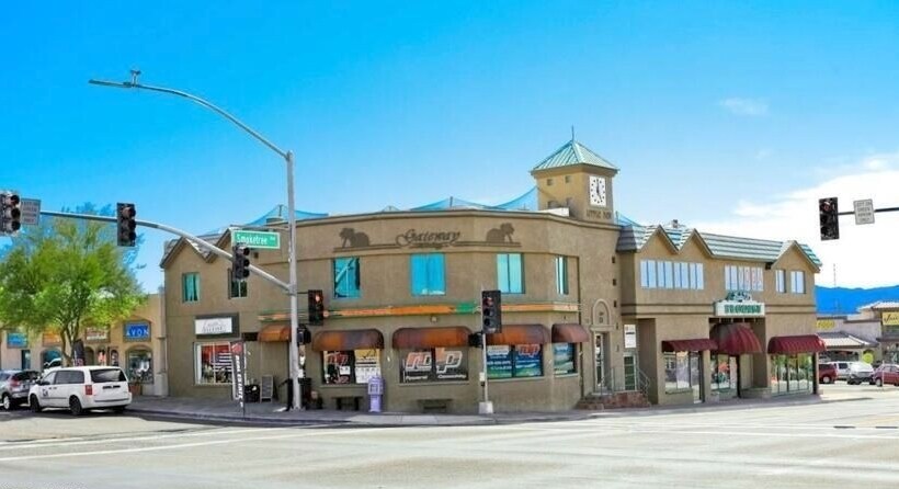 2000 Mcculloch Blvd, Lake Havasu City, AZ à louer - Photo principale – Image 1 sur 23