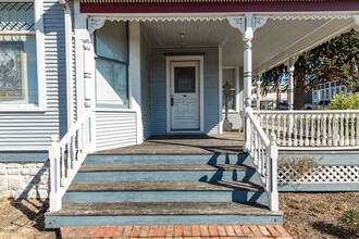 1199 SE Dock St, Oak Harbor, WA à louer Photo de l’immeuble– Image 2 sur 20