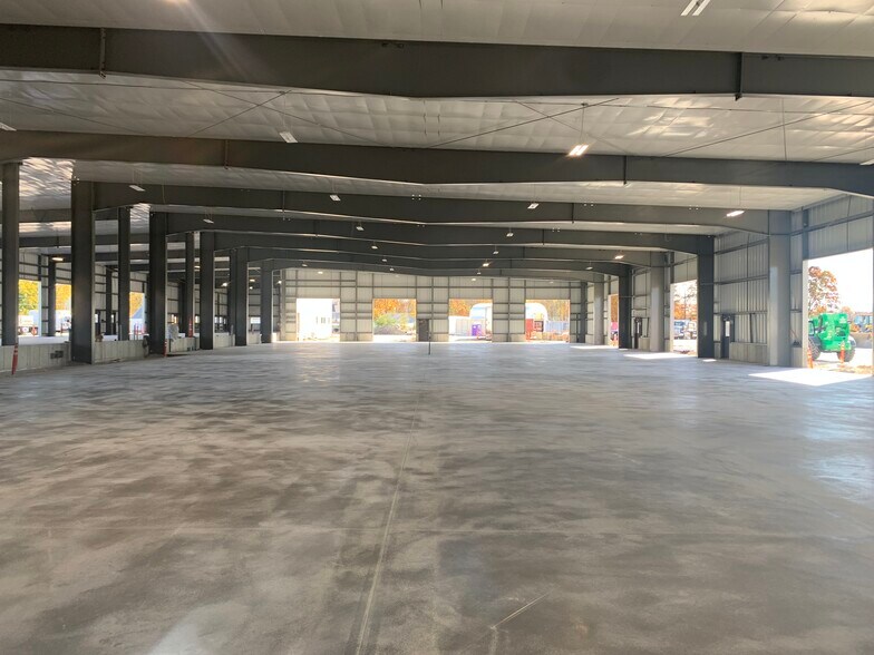 254 Pleasant St, West Bridgewater, MA à louer - Photo de l’immeuble – Image 3 sur 6