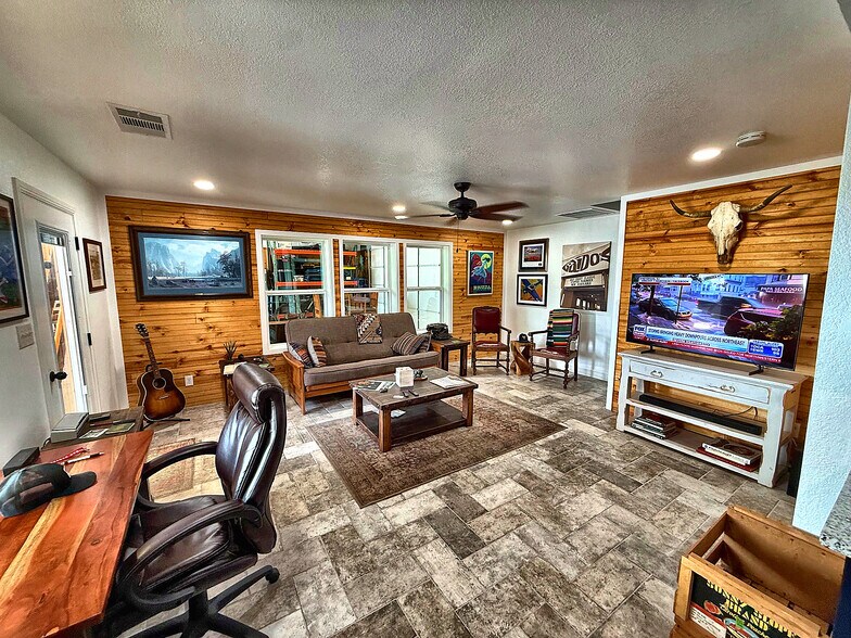537 Aviator Dr, Fort Worth, TX à vendre - Photo intérieure – Image 2 sur 17