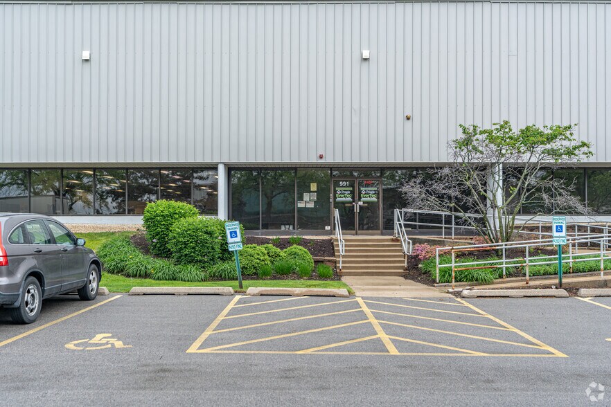 971-991 Supreme Dr, Bensenville, IL à louer - Photo de l’immeuble – Image 2 sur 3