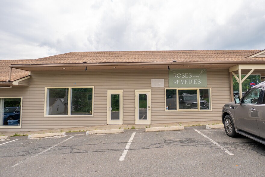 535 College Hwy, Southwick, MA à louer - Photo de l’immeuble – Image 3 sur 7