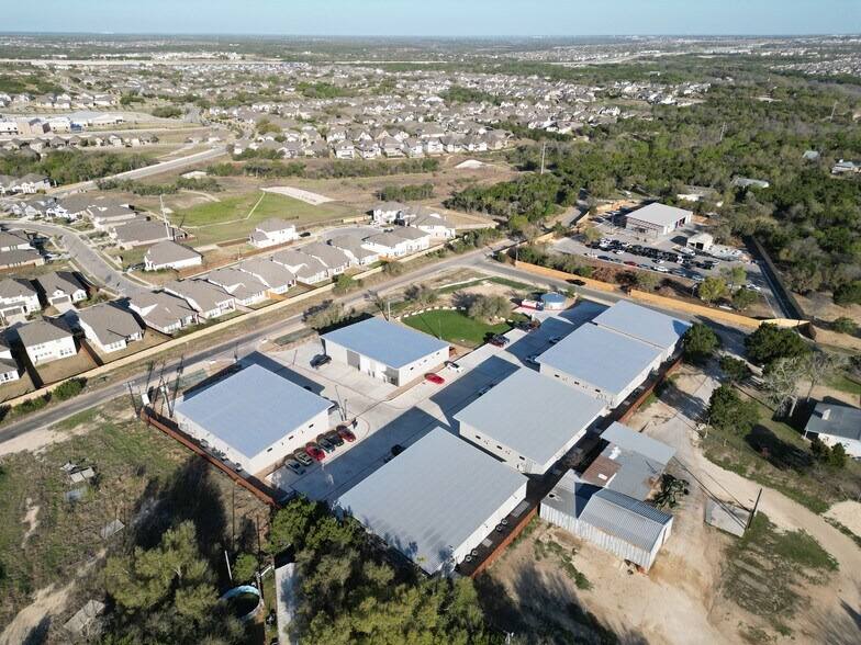 775 County Road 270, Leander, TX à vendre - Photo de l’immeuble – Image 3 sur 9