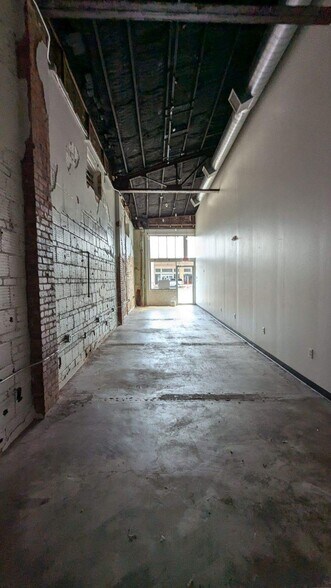 241 S Broadway Ave, Tyler, TX à louer - Photo intérieure – Image 2 sur 4