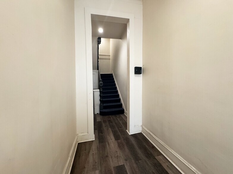 1303 N Charles St, Baltimore, MD à vendre - Photo intérieure – Image 3 sur 13