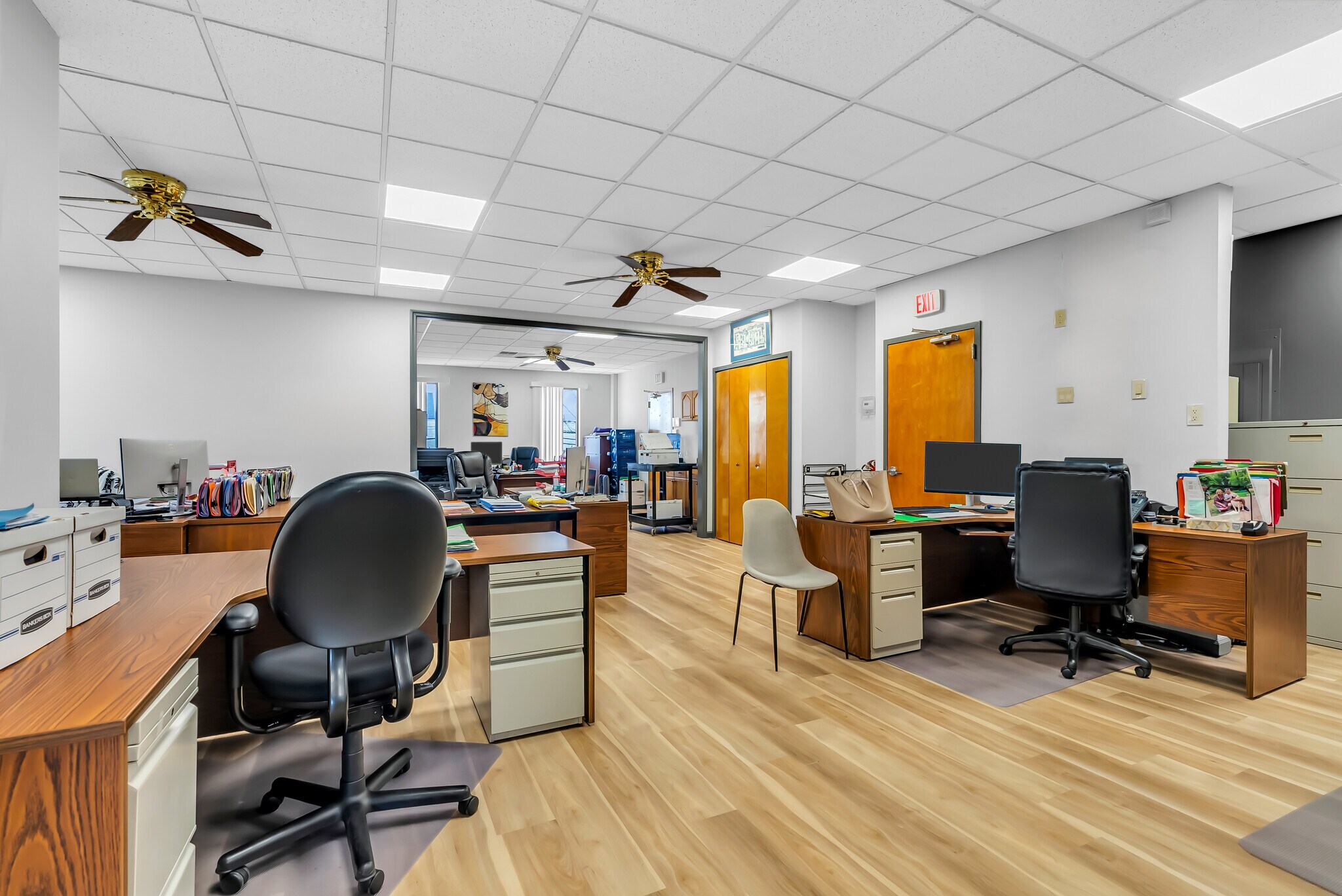 222 Outwater Ln, Garfield, NJ à louer Photo principale– Image 1 sur 14