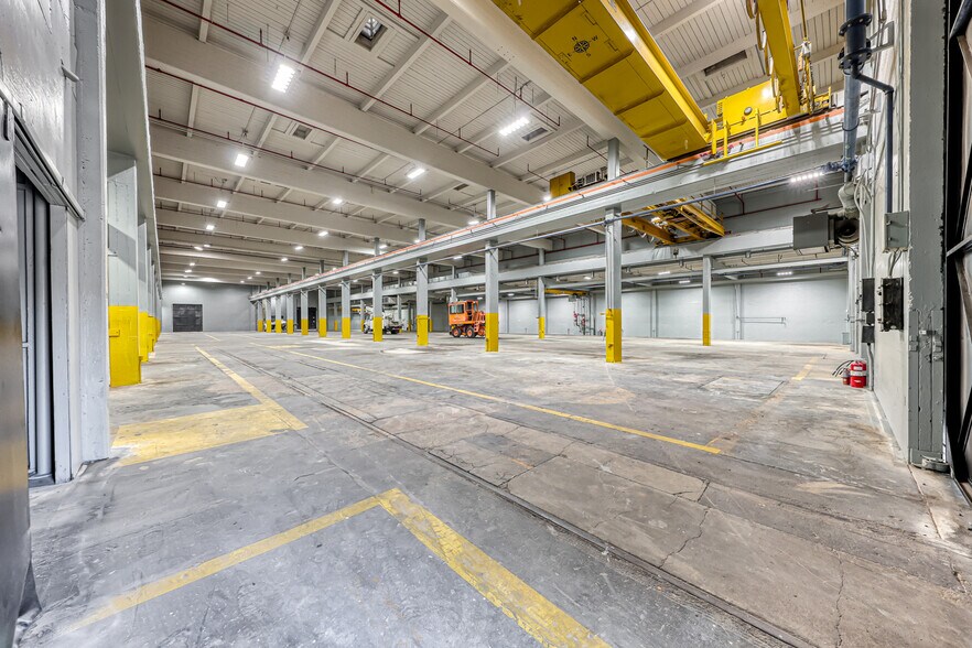 Mountain Industrial Facility portefeuille de 3 biens à vendre sur LoopNet.fr - Photo intérieure – Image 3 sur 31