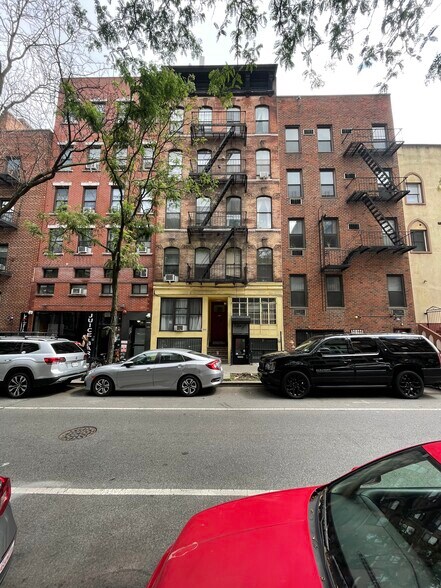 415 W 47th St, New York, NY à vendre - Photo de l’immeuble – Image 2 sur 4