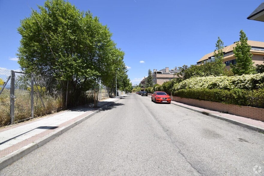 Terrain dans Las Rozas de Madrid, Madrid à vendre - Photo de l’immeuble – Image 3 sur 3