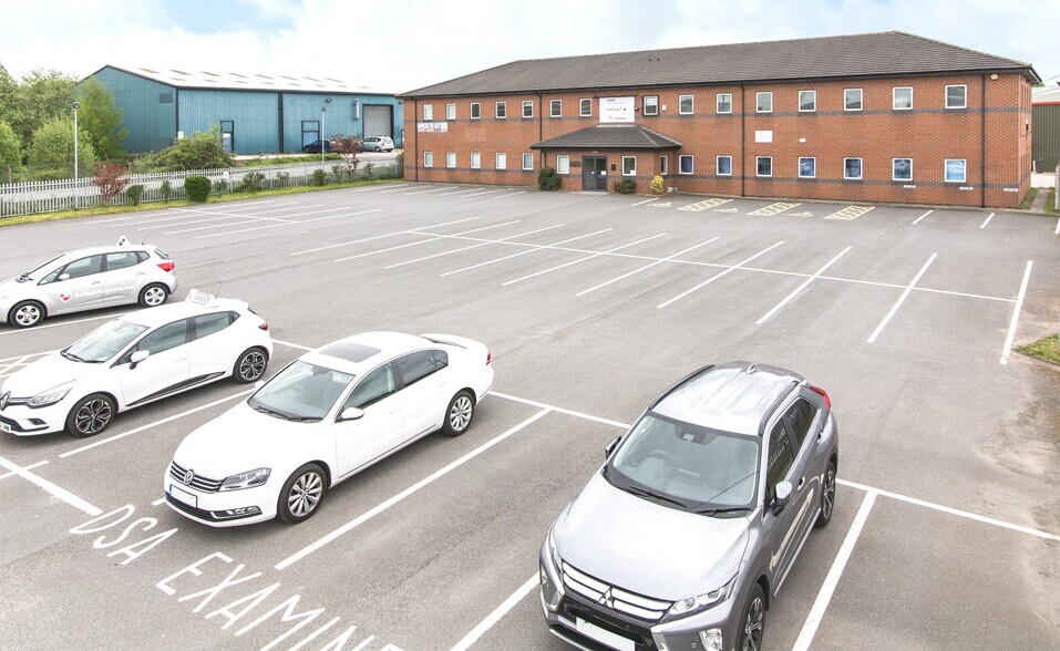 Coxmoor Rd, Sutton In Ashfield à louer - Photo de l’immeuble – Image 3 sur 5