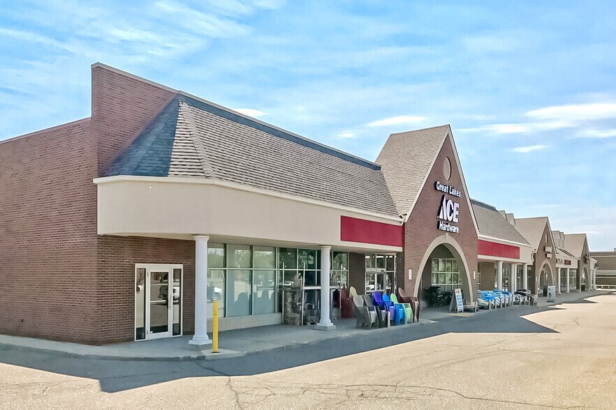 460-620 N Lapeer Rd, Lake Orion, MI à louer - Photo de l’immeuble – Image 3 sur 8