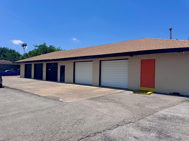 5928 E Belknap St, Haltom City, TX à louer - Photo de l’immeuble – Image 2 sur 5