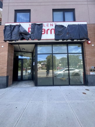 Plus de détails pour 106-14 Astoria Blvd, Flushing, NY - Bureau/Local commercial à louer