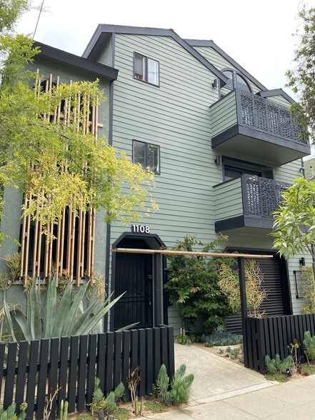 1108 Termino Ave, Long Beach, CA à vendre - Photo de l’immeuble – Image 1 sur 22
