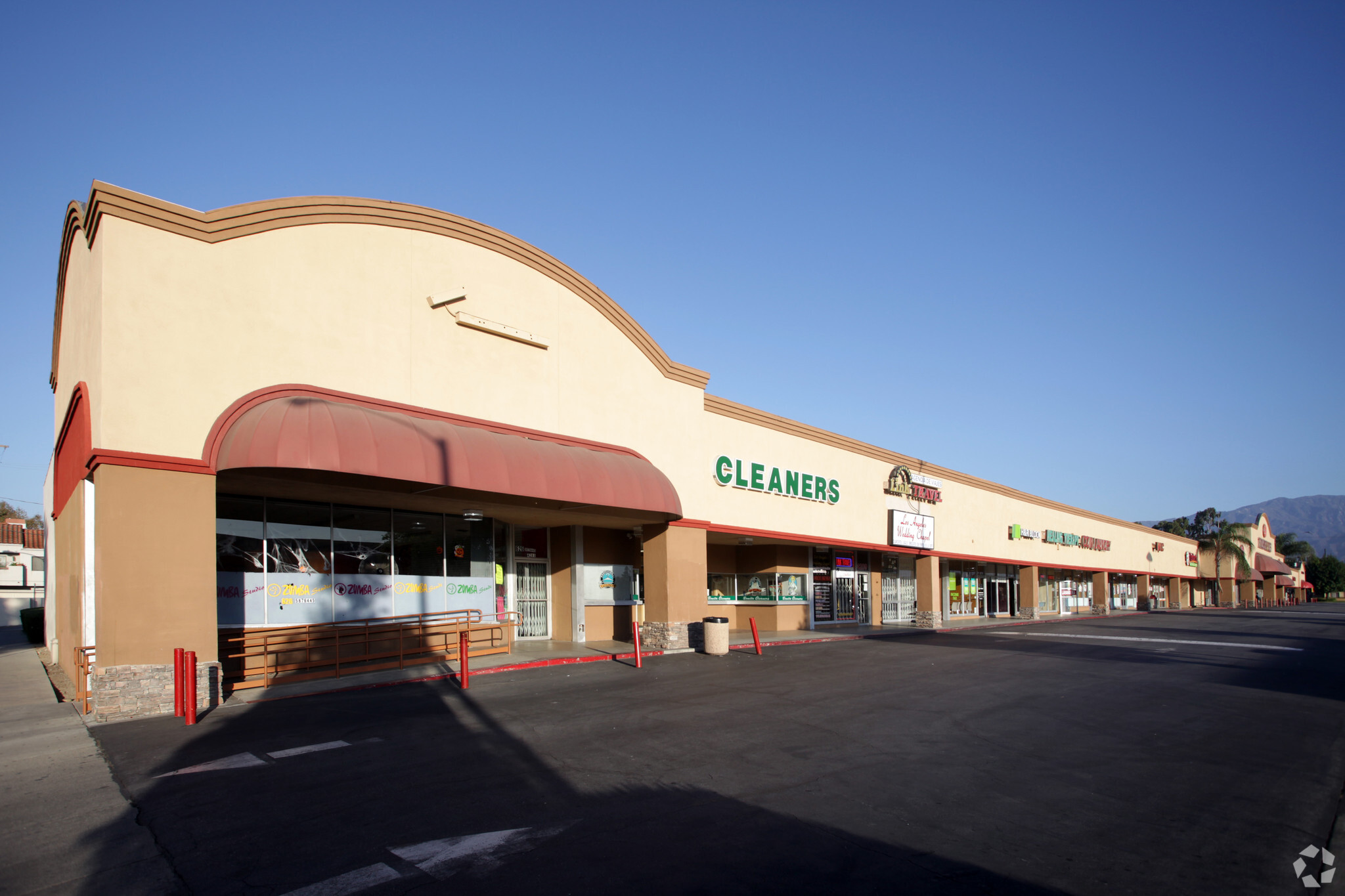 4249 Maine Ave, Baldwin Park, CA à louer Photo principale– Image 1 sur 6