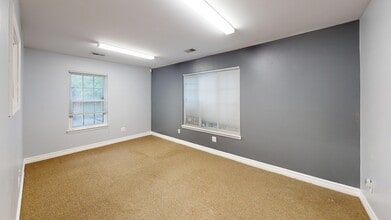 1641 S Milford Rd, Highland Township, MI à louer Photo intérieure– Image 2 sur 4