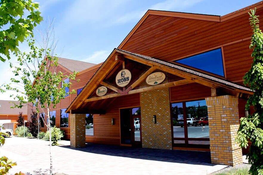 735 Commercial St, Klamath Falls, OR à louer - Photo de l’immeuble – Image 3 sur 3