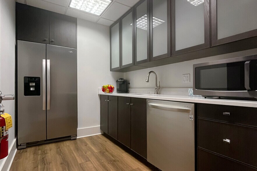 135 Rennell Dr, Southport, CT à louer - Photo intérieure – Image 3 sur 9