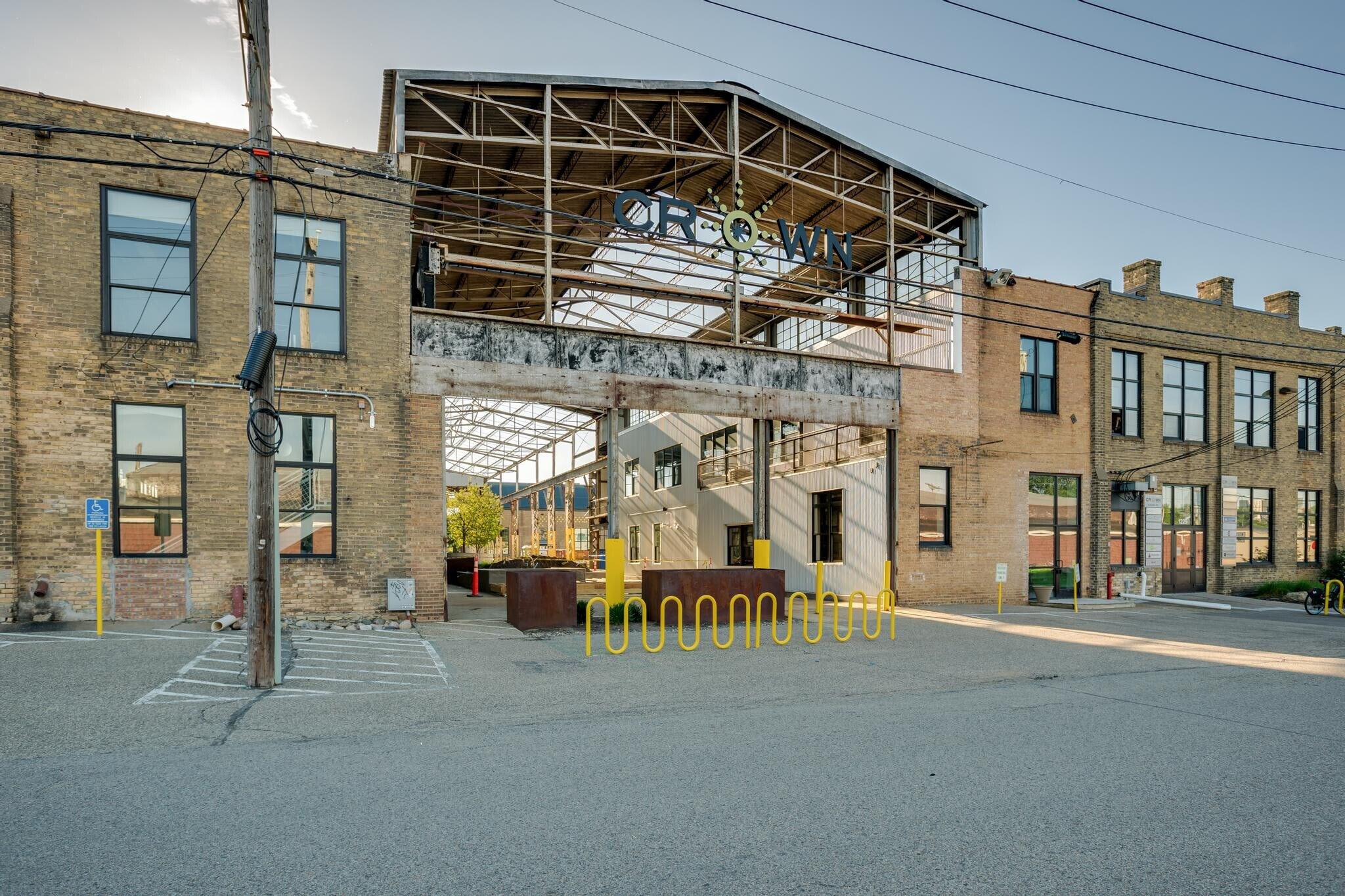 1331 NE Tyler St, Minneapolis, MN à louer Photo principale– Image 1 sur 7