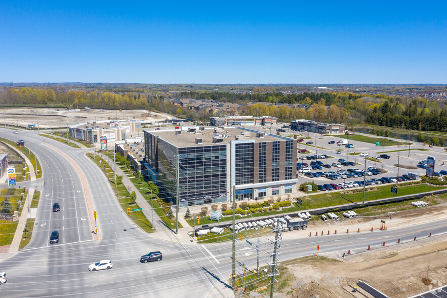 300 Rossland Rd E, Ajax, ON à vendre - Aérien – Image 3 sur 8