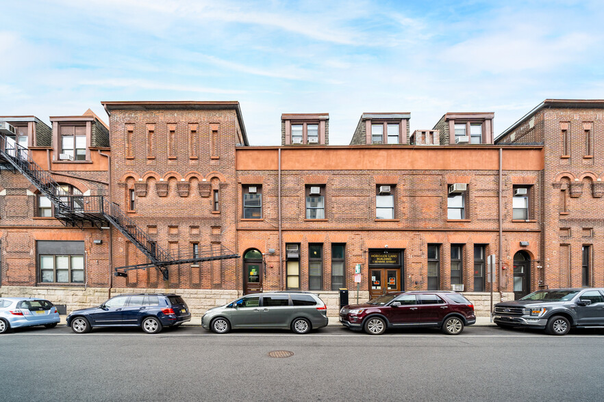 1 Newark St, Hoboken, NJ à louer - Photo de l’immeuble – Image 2 sur 27