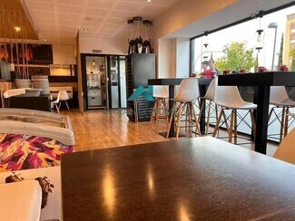 Plus de détails pour Local commercial à louer