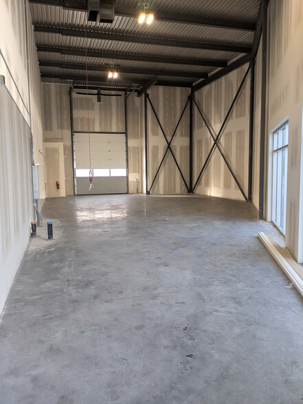 76 Westwinds Cres NE, Calgary, AB à louer - Photo intérieure – Image 3 sur 9