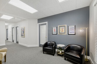 610 W Roosevelt Rd, Wheaton, IL à louer Photo intérieure– Image 1 sur 5