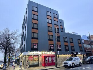 Plus de détails pour 13553 Northern Blvd, Flushing, NY - Logement à vendre