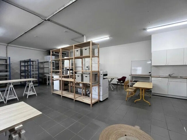 Plus de détails pour Industriel/Logistique à louer