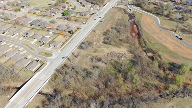2318 S Sara Rd, Yukon, OK - Vue aérienne  vue de carte - Image1