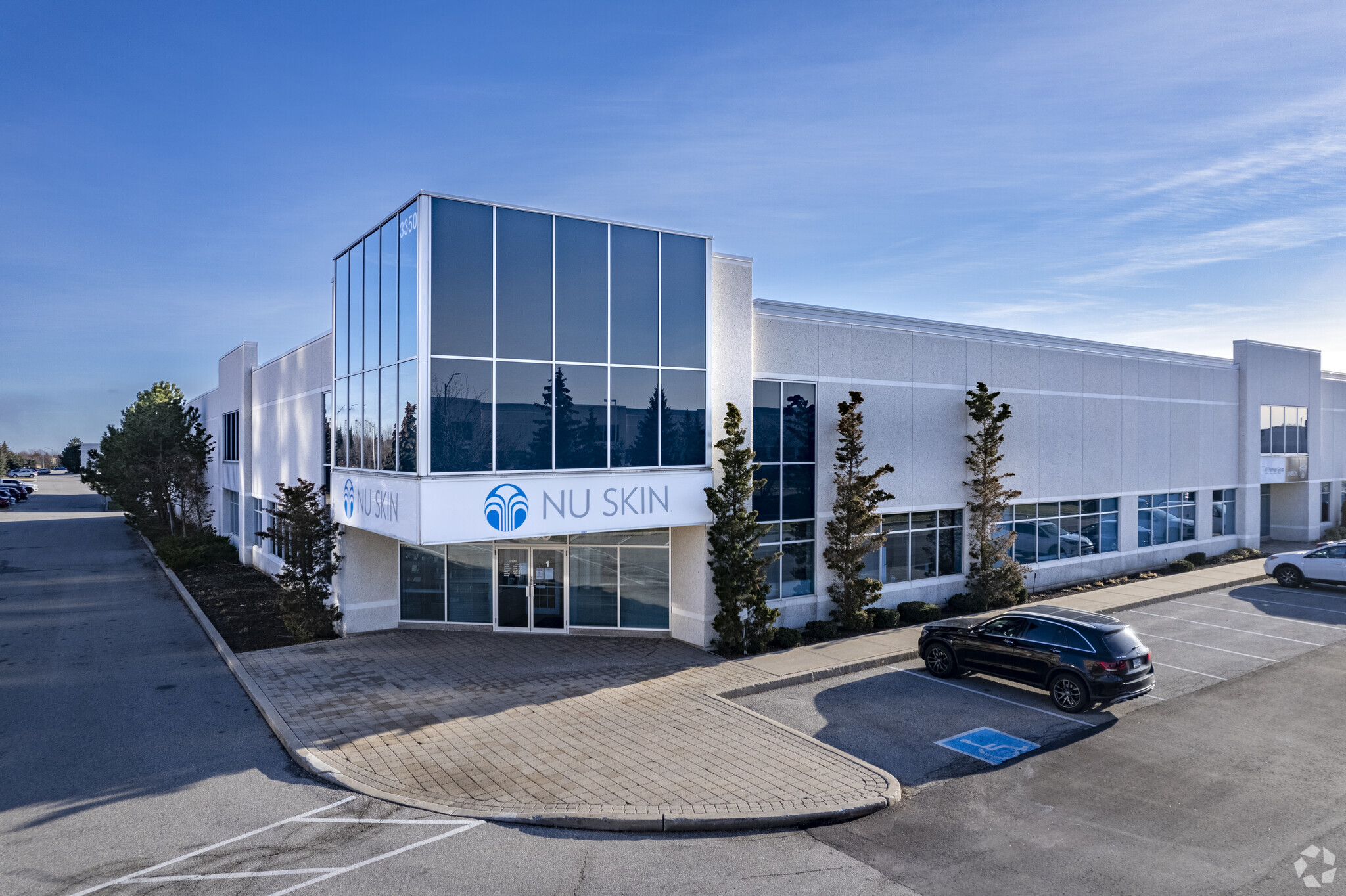 3350 Ridgeway Dr, Mississauga, ON à louer Photo principale– Image 1 sur 7