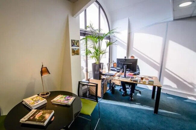 Plus de détails pour 20-22 Rue Des Petits Hôtels, Paris - Coworking à louer