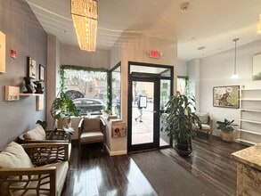 130-138 Pleasant St, Malden, MA à louer Photo intérieure– Image 1 sur 12