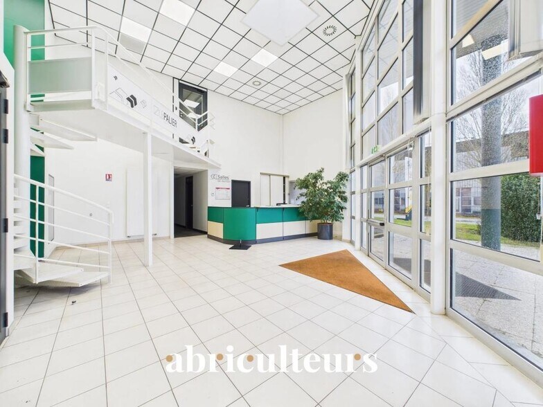Bureau dans Gellainville à louer - Photo de l’immeuble – Image 2 sur 9