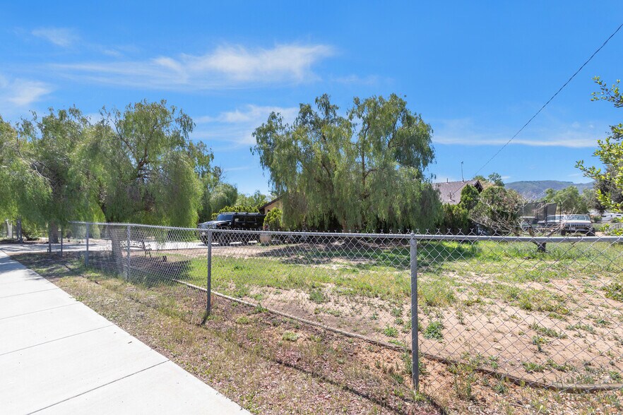 24585 Adams Ave, Murrieta, CA à vendre - Photo de l’immeuble – Image 2 sur 19