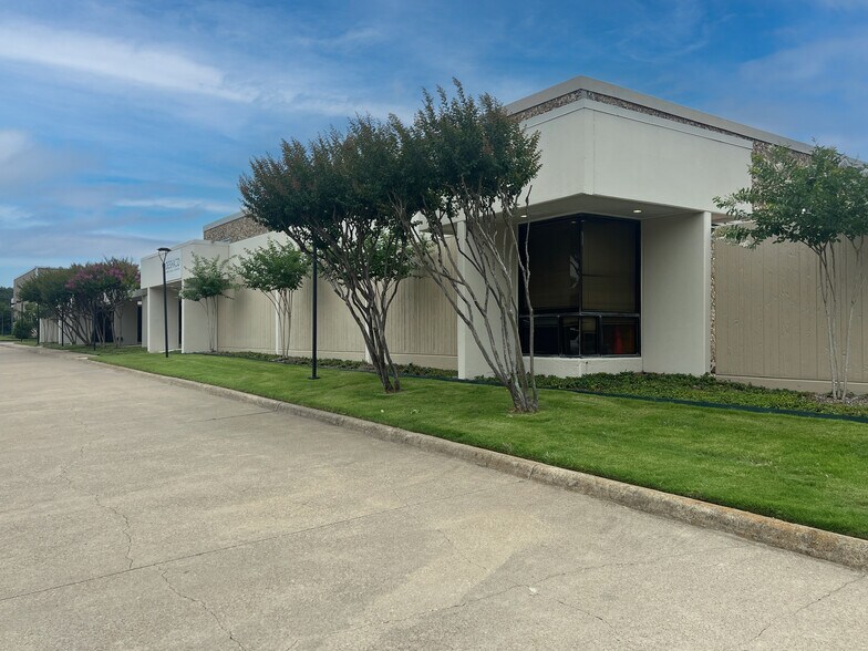 1111 S Sherman St, Richardson, TX à louer - Photo de l’immeuble – Image 2 sur 12
