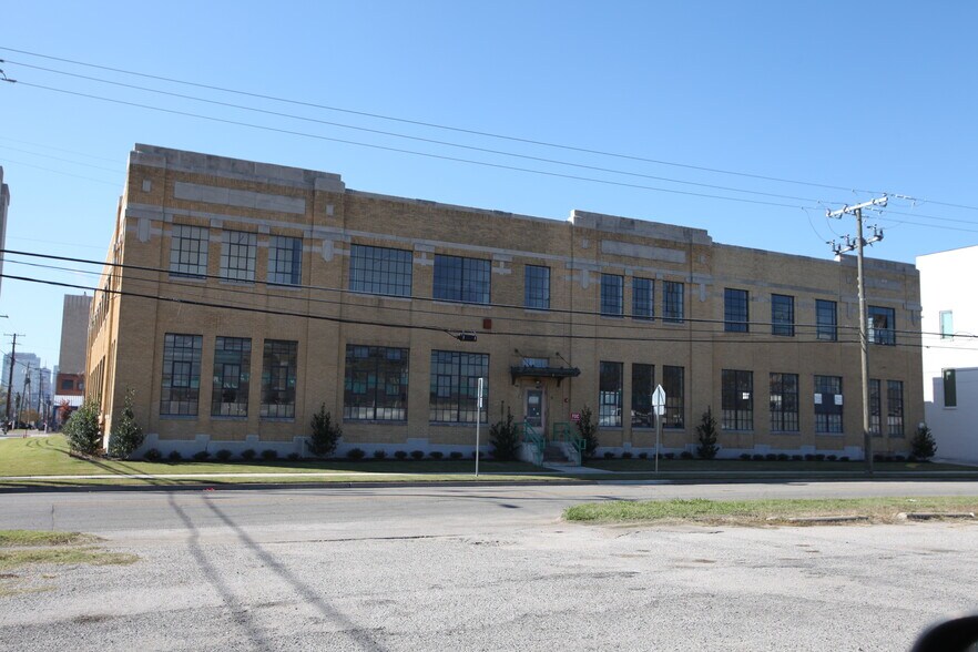 1401 N Carroll Ave, Dallas, TX à louer - Photo de l’immeuble – Image 1 sur 6